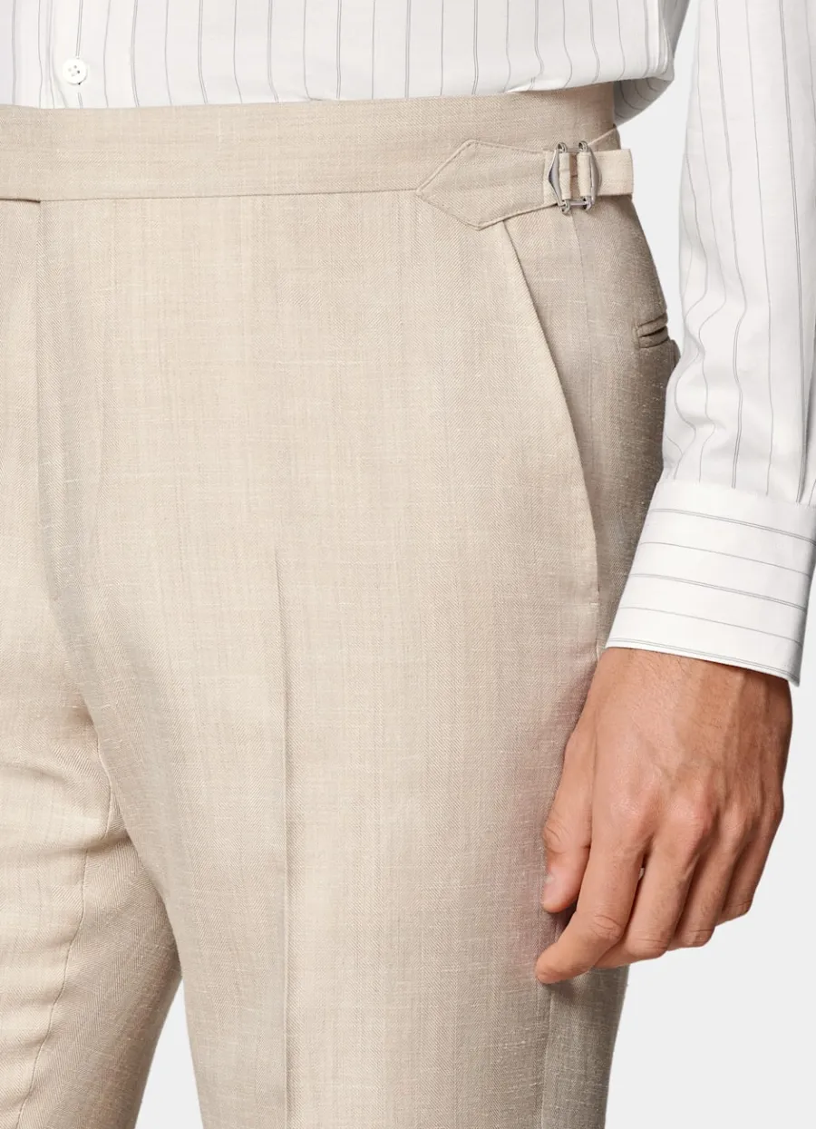 havana_anzug_sand_fischgrtmuster_tailored_fit_6-2.webp Shop Havana Anzug Fischgrätmuster Tailored Fit Formelle Hochzeit | Hochzeitsanzüge